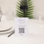 Cartonaș QR din carton simplu – minimalist