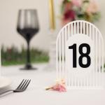 Numere de Masă Plexiglas Semioval Simetric pentru Nuntă și Evenimente