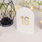 Numere de Masă din Plexiglas – Design Semioval Minimalist