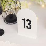 Numere de Masă din Plexiglas – Design Semioval Minimalist