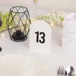 Numere de Masă din Plexiglas – Design Semioval Minimalist